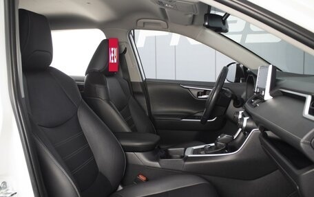 Toyota RAV4, 2021 год, 3 520 000 рублей, 7 фотография