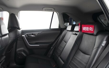 Toyota RAV4, 2021 год, 3 520 000 рублей, 8 фотография