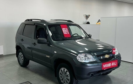 Chevrolet Niva I рестайлинг, 2017 год, 740 000 рублей, 3 фотография