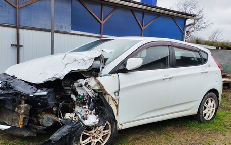 Hyundai Solaris II рестайлинг, 2012 год, 350 000 рублей, 3 фотография