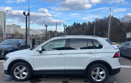 Volkswagen Tiguan II, 2020 год, 3 200 000 рублей, 2 фотография