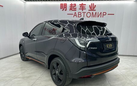 Honda Vezel, 2021 год, 1 700 000 рублей, 5 фотография