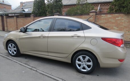 Hyundai Solaris II рестайлинг, 2013 год, 1 050 000 рублей, 7 фотография