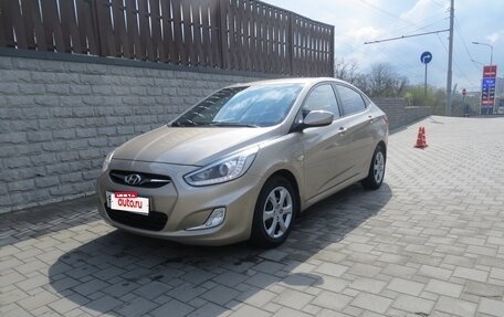 Hyundai Solaris II рестайлинг, 2013 год, 1 050 000 рублей, 5 фотография
