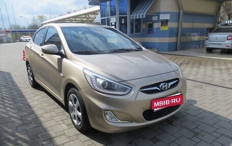 Hyundai Solaris II рестайлинг, 2013 год, 1 050 000 рублей, 3 фотография