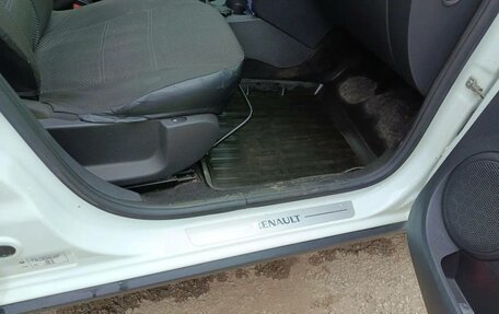 Renault Logan II, 2019 год, 1 090 000 рублей, 4 фотография
