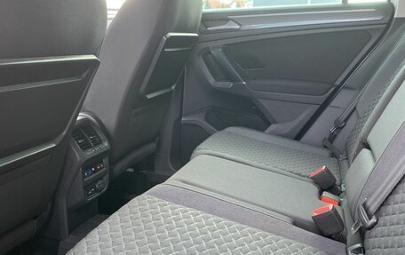 Volkswagen Tiguan II, 2018 год, 2 375 000 рублей, 22 фотография