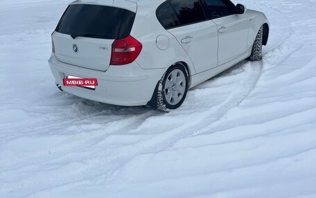 BMW 1 серия, 2010 год, 900 000 рублей, 7 фотография