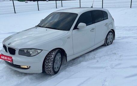 BMW 1 серия, 2010 год, 900 000 рублей, 6 фотография