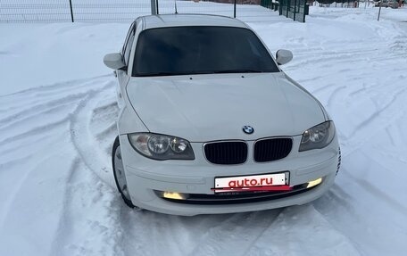 BMW 1 серия, 2010 год, 900 000 рублей, 4 фотография