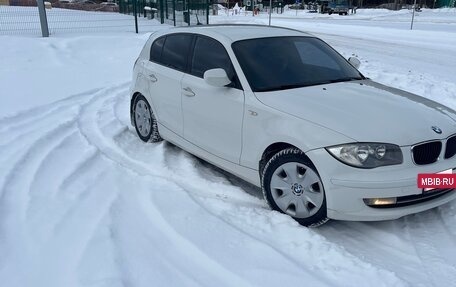 BMW 1 серия, 2010 год, 900 000 рублей, 3 фотография