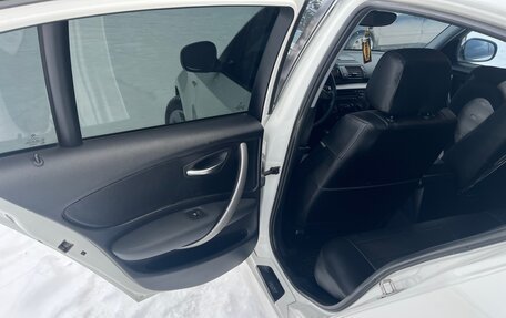 BMW 1 серия, 2010 год, 900 000 рублей, 19 фотография