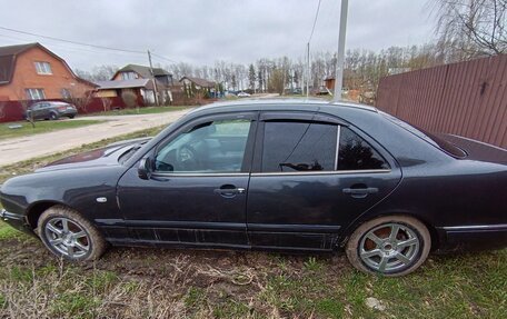 Mercedes-Benz E-Класс, 1998 год, 340 000 рублей, 3 фотография