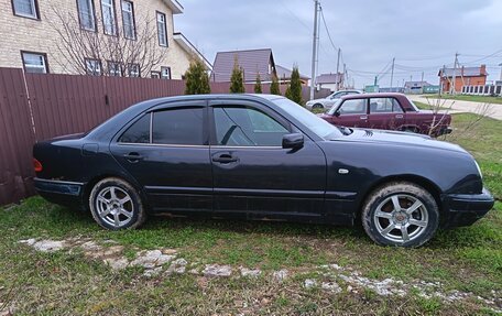 Mercedes-Benz E-Класс, 1998 год, 340 000 рублей, 2 фотография