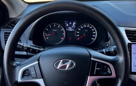 Hyundai Solaris II рестайлинг, 2011 год, 880 000 рублей, 10 фотография