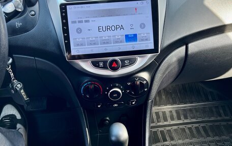 Hyundai Solaris II рестайлинг, 2011 год, 880 000 рублей, 11 фотография