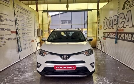 Toyota RAV4, 2016 год, 2 300 000 рублей, 2 фотография