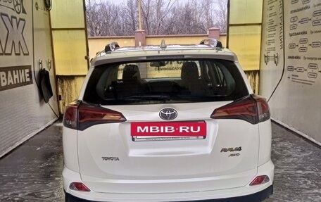 Toyota RAV4, 2016 год, 2 300 000 рублей, 7 фотография
