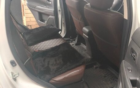 Mitsubishi Outlander III рестайлинг 3, 2015 год, 1 750 000 рублей, 6 фотография