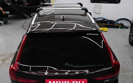 Volvo V90 Cross Country I рестайлинг, 2017 год, 2 430 000 рублей, 3 фотография