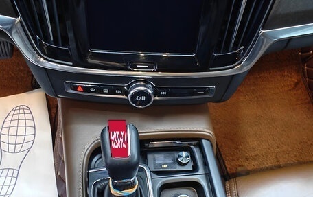 Volvo V90 Cross Country I рестайлинг, 2017 год, 2 430 000 рублей, 18 фотография