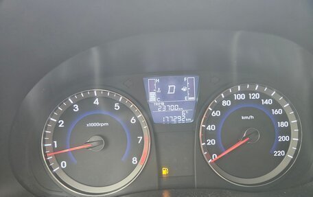 Hyundai Solaris II рестайлинг, 2015 год, 959 000 рублей, 7 фотография