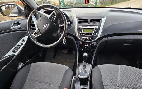 Hyundai Solaris II рестайлинг, 2012 год, 820 000 рублей, 9 фотография