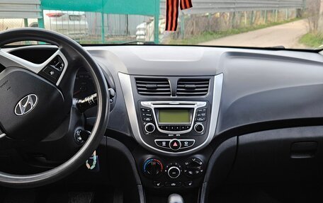 Hyundai Solaris II рестайлинг, 2012 год, 820 000 рублей, 11 фотография