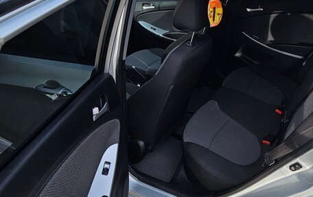 Hyundai Solaris II рестайлинг, 2012 год, 820 000 рублей, 14 фотография