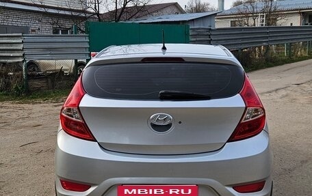 Hyundai Solaris II рестайлинг, 2012 год, 820 000 рублей, 5 фотография