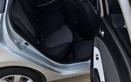 Hyundai Solaris II рестайлинг, 2012 год, 820 000 рублей, 16 фотография