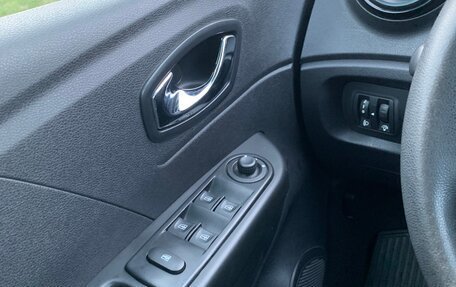 Renault Kaptur I рестайлинг, 2017 год, 1 390 000 рублей, 35 фотография