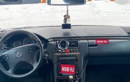 Mercedes-Benz E-Класс, 2000 год, 1 500 000 рублей, 8 фотография