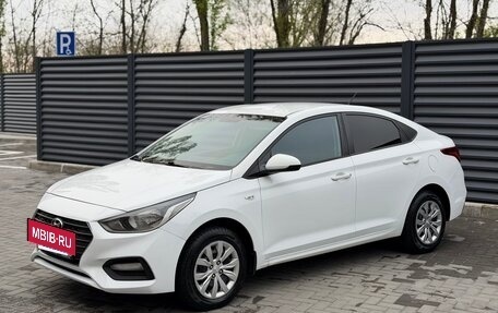 Hyundai Solaris II рестайлинг, 2017 год, 890 000 рублей, 2 фотография