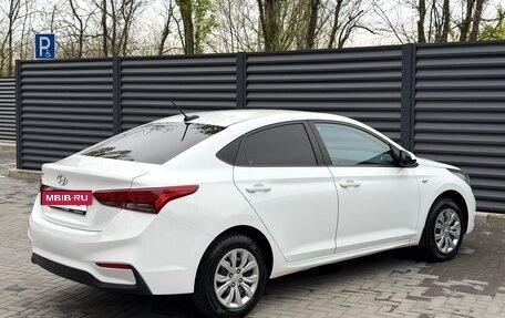 Hyundai Solaris II рестайлинг, 2017 год, 890 000 рублей, 7 фотография