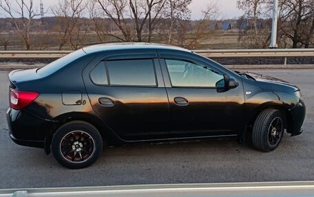 Renault Logan II, 2015 год, 420 000 рублей, 4 фотография