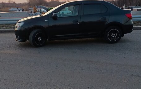 Renault Logan II, 2015 год, 420 000 рублей, 2 фотография