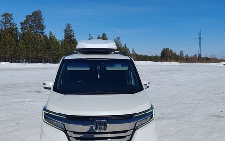 Honda Stepwgn IV, 2017 год, 3 000 000 рублей, 3 фотография