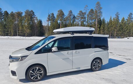 Honda Stepwgn IV, 2017 год, 3 000 000 рублей, 4 фотография