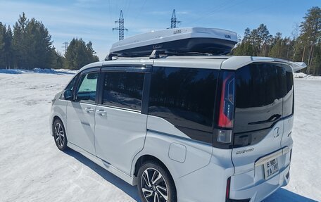 Honda Stepwgn IV, 2017 год, 3 000 000 рублей, 5 фотография