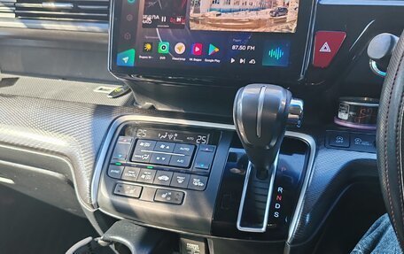 Honda Stepwgn IV, 2017 год, 3 000 000 рублей, 14 фотография