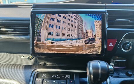 Honda Stepwgn IV, 2017 год, 3 000 000 рублей, 13 фотография