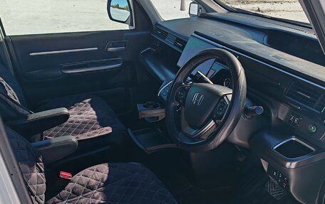 Honda Stepwgn IV, 2017 год, 3 000 000 рублей, 19 фотография