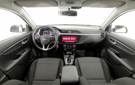 KIA Rio IV, 2022 год, 1 799 000 рублей, 10 фотография