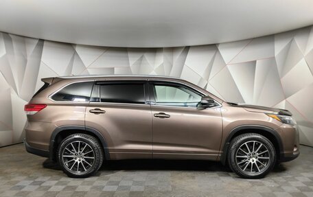 Toyota Highlander III, 2018 год, 2 900 000 рублей, 6 фотография