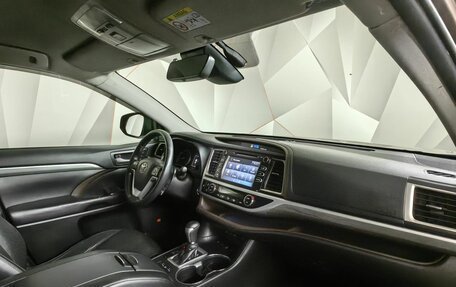 Toyota Highlander III, 2018 год, 2 900 000 рублей, 13 фотография