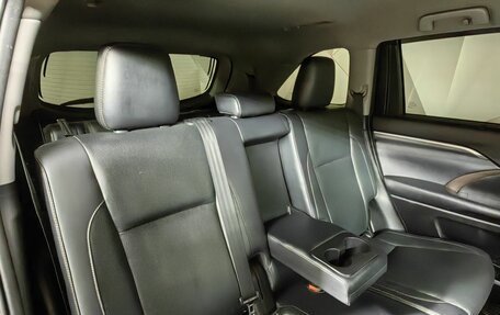 Toyota Highlander III, 2018 год, 2 900 000 рублей, 17 фотография