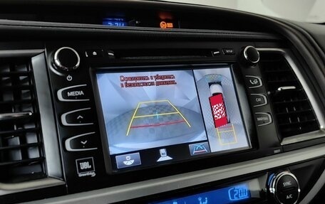 Toyota Highlander III, 2018 год, 2 900 000 рублей, 21 фотография