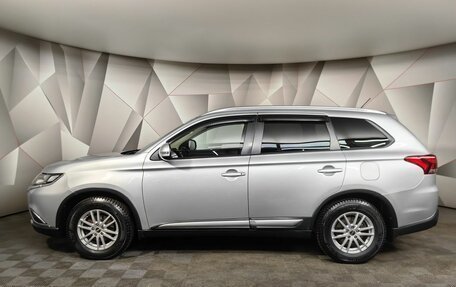 Mitsubishi Outlander III рестайлинг 3, 2016 год, 1 930 000 рублей, 5 фотография