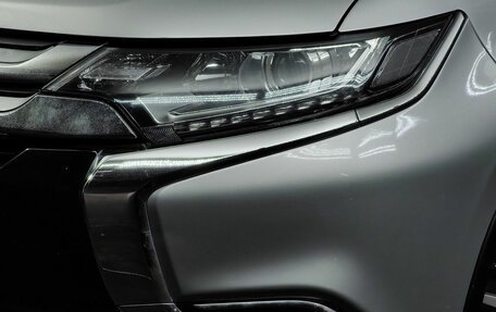 Mitsubishi Outlander III рестайлинг 3, 2016 год, 1 930 000 рублей, 10 фотография